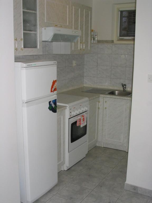 Apartments Gugic Приградица Стая снимка