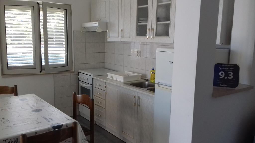 Apartments Gugic Приградица Екстериор снимка