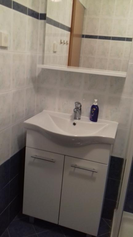 Apartments Gugic Приградица Екстериор снимка